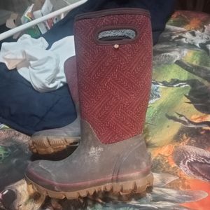 Woman's Bogs Size 6